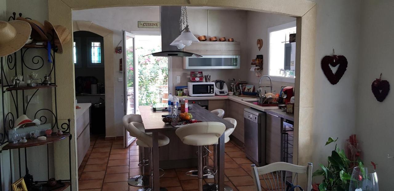 Bed and Breakfast Fenetre Sur Les Alpilles Сен-Мартен-де-Кро Экстерьер фото