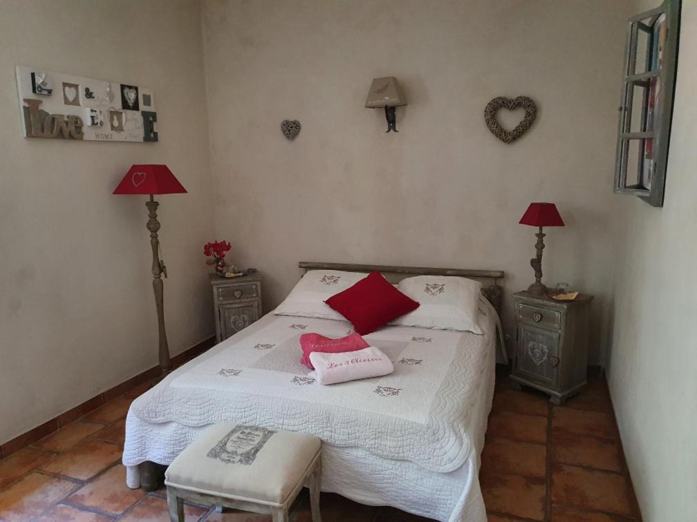 Bed and Breakfast Fenetre Sur Les Alpilles Сен-Мартен-де-Кро Экстерьер фото