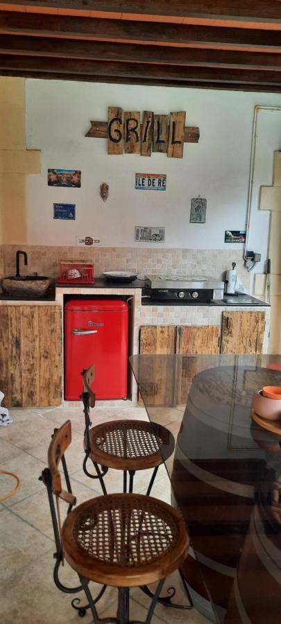 Bed and Breakfast Fenetre Sur Les Alpilles Сен-Мартен-де-Кро Экстерьер фото