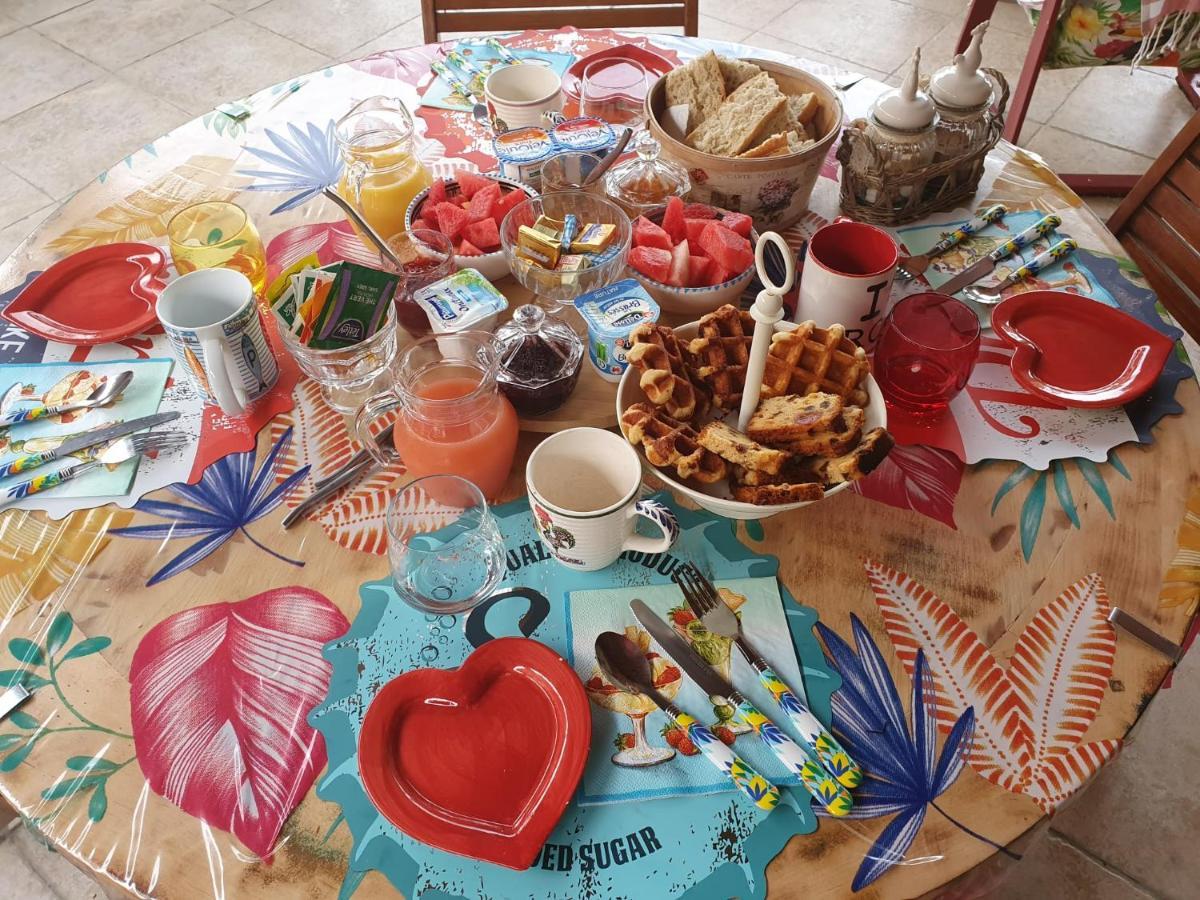 Bed and Breakfast Fenetre Sur Les Alpilles Сен-Мартен-де-Кро Экстерьер фото